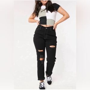 NWT HOLISTER Curvy High Rise Mom Jeans with tag